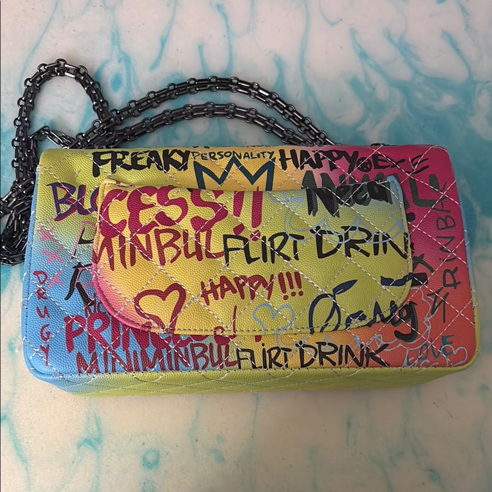 Colorful Graffiti Chain Shoulder Bag - Picture 5 of 6